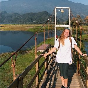 Meet your Posher, Lauren